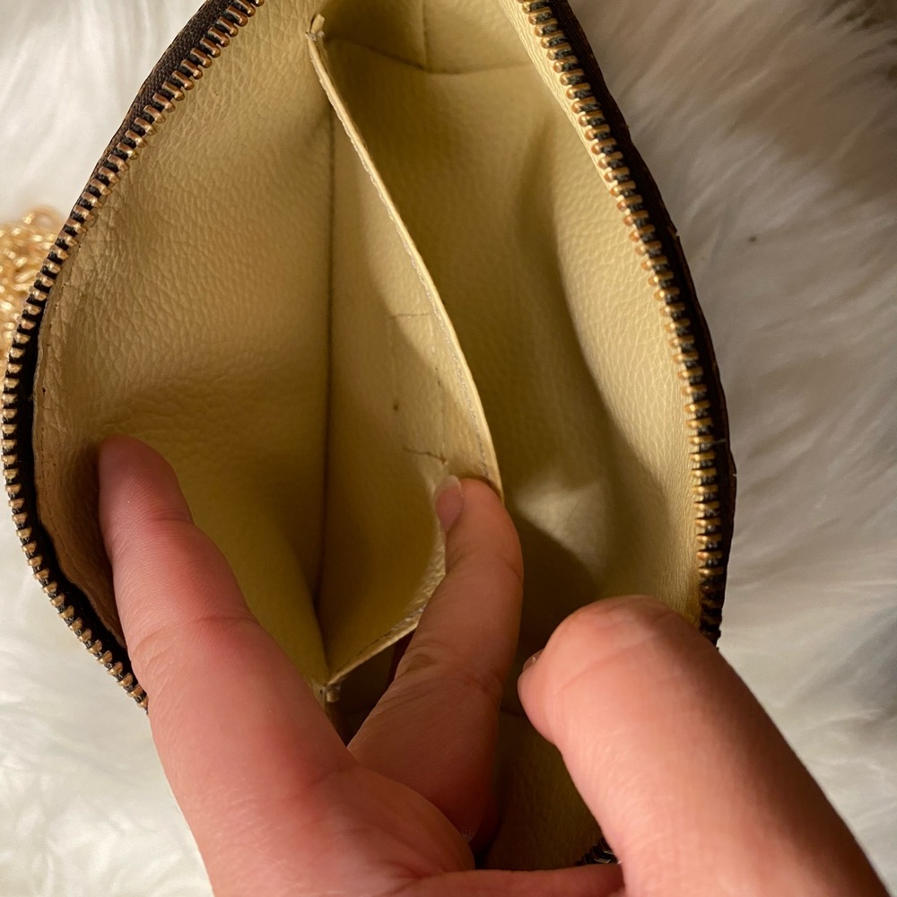 ❌SOLD❌ Louis Vuitton Cosmetic pouch - Picture 11 of 13